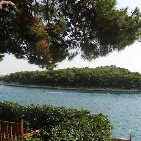 Beachfront Tribunj Apartament *