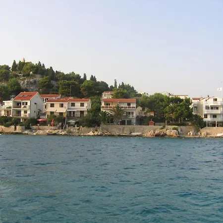 Beachfront Tribunj Apartament