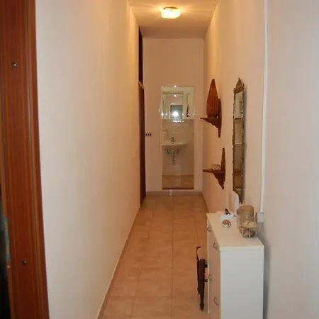 Beachfront Tribunj Apartament