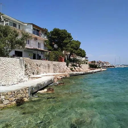 Beachfront Tribunj *