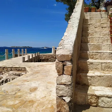 Beachfront Tribunj *
