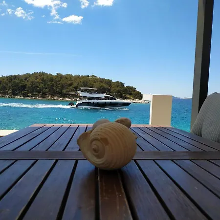 Beachfront Tribunj *