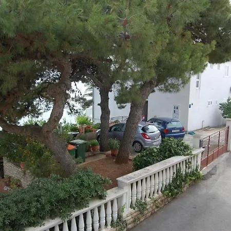 Beachfront Tribunj Apartament